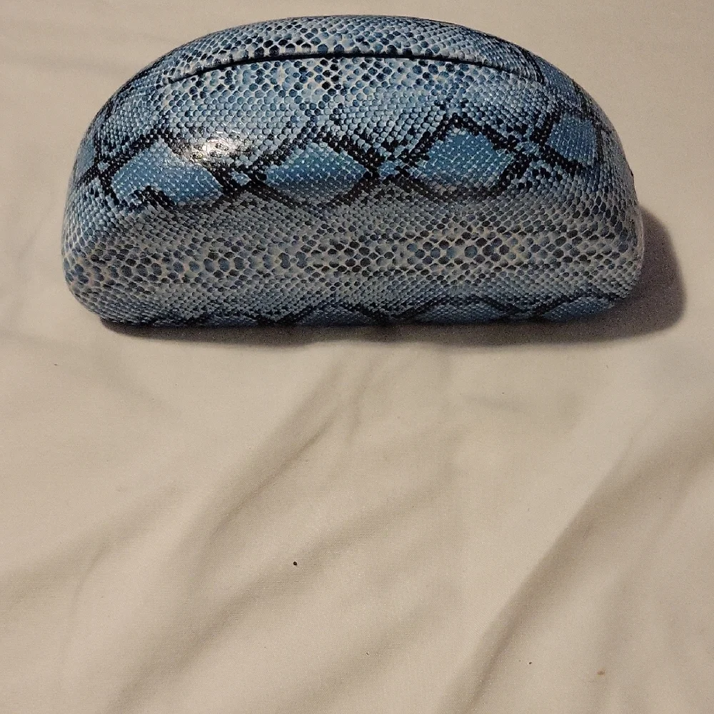 Blue Snake Pattern Reptile Hide - Picture 3 of 6